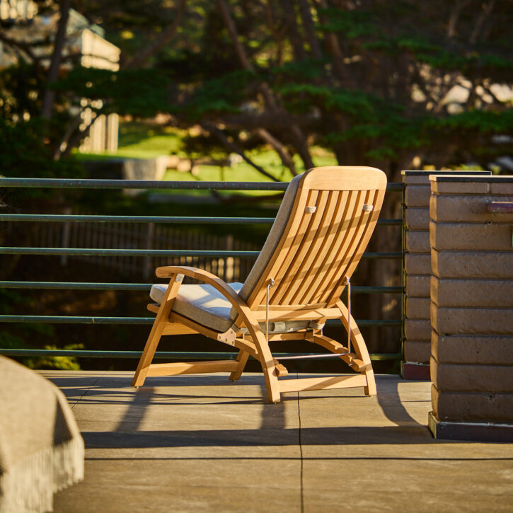 Sundeck Folding Recliner – Summit Furniture
