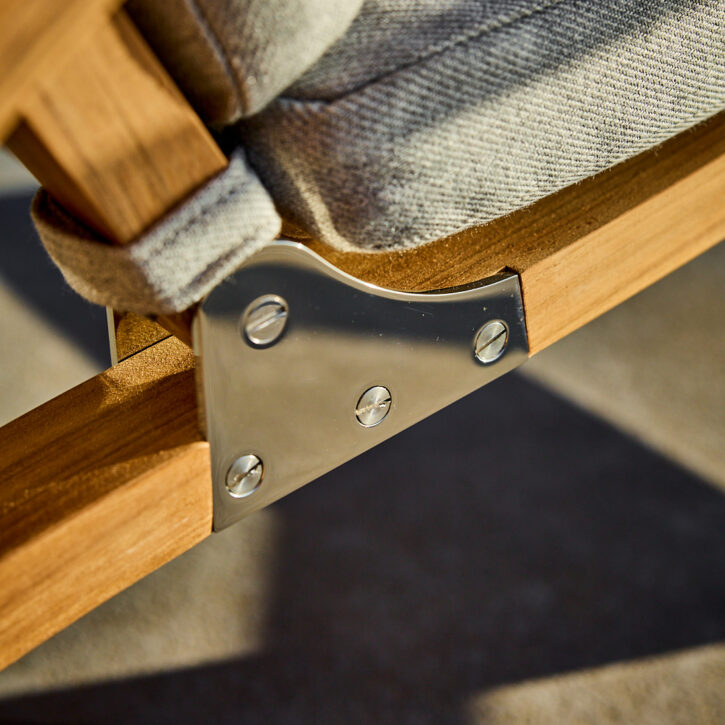 Sundeck Folding Recliner – Summit Furniture